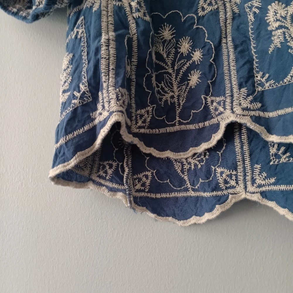 Solitaire Blue White Embroidered Bell Sleeve Blouse Scallop Hem Large Boho Top - Picture 5 of 7